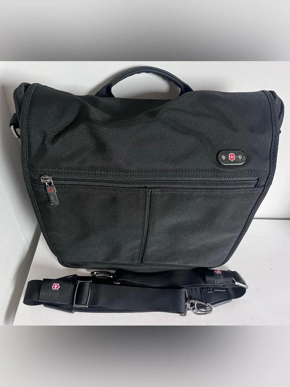 Victorinox by Swiss Army Black Crossbody Messenger Brief Bag Adjustable Strap
